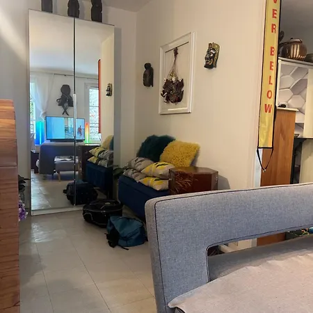Shared For 4 Male Traveler Under 30s Homestay Paris