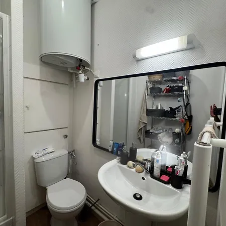 Shared For 4 Male Traveler Under 30s